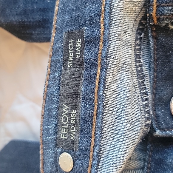 Buffalo Jeans Sz 28. Felow Mid Rise/ Stretch Flare. 29" Long, measures in Photo - Picture 9 of 13